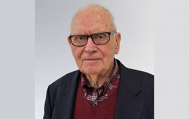 Headshot of Lee H. Hamilton