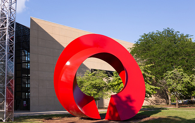 The arc outside the Eskenazi Museum of Art