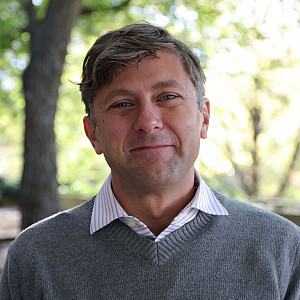 Ed Dallis-Comentale headshot