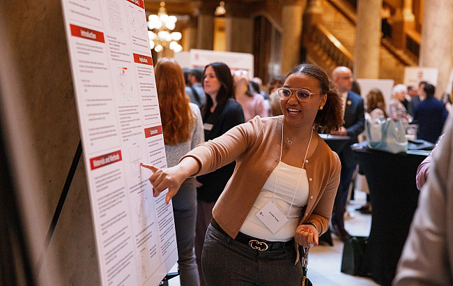 A student presents at Regionals at the Rotunda