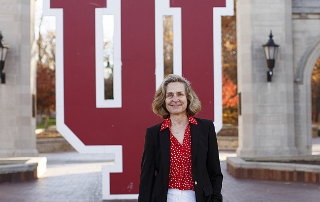 President Pamela Whitten delivers a Holiday message to student at Sample Gates at IU Bloomington on Thursday, Nov. 16, 2023. (Photo by We...