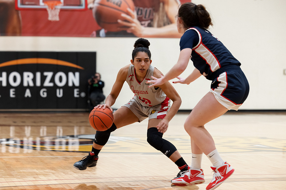 Senior Rachel Kent scored 10 points in a victory against Detroit Mercy Jan. 20. Photo by Liz Kaye, Indiana University.