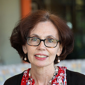Kathy Marrs headshot