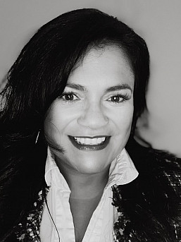 Jackie Acosta headshot