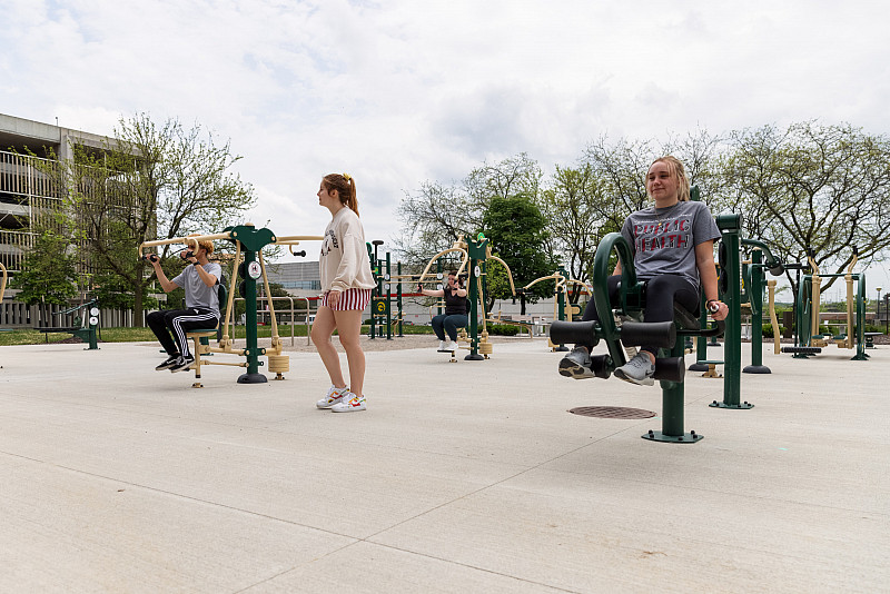 IUPUI student(s) works out at the Fitness Garden outside the Natatorium on Wednesday, May 19, 2021. (Photo by Liz Kaye/Indiana University)